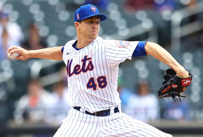 Cy Young winner Jacob deGrom on the mound.