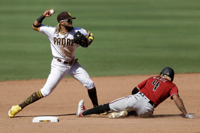 Diamondbacks vs. Padres pictured mid-game.